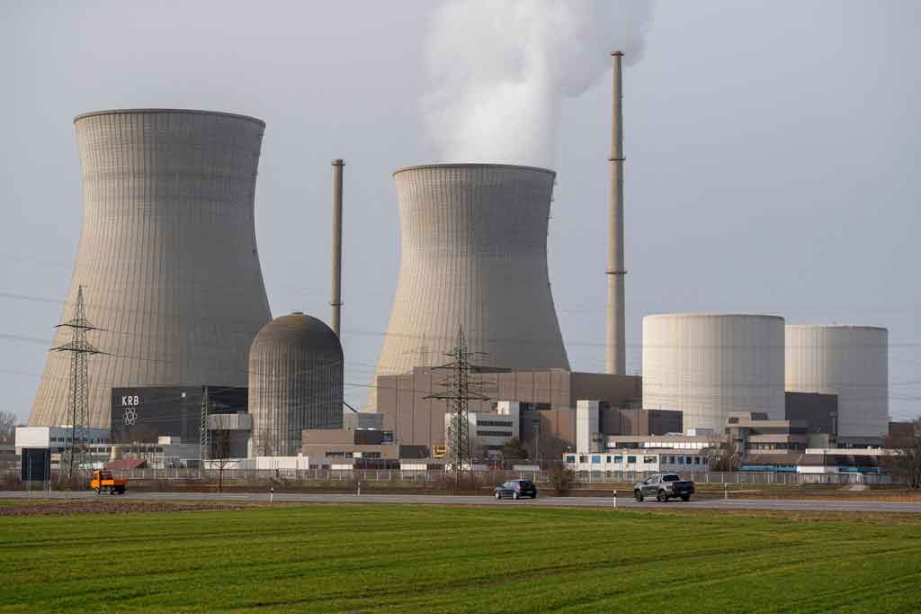 Jerman akan menutup tiga pembangkit listrik tenaga nuklir - Brokdorf, Grohnde dan Gundremmingen - di tengah salah satu krisis energi Eropa terburuk dalam sejarah pada Jumat, 31 Desember 2021.