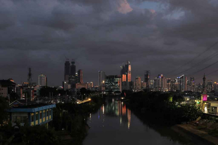 Pemprov DKI Jakarta menerapkan Pemberlakuan Pembatasan Kegiatan Masyarakat (PPKM) Level 1 hingga 3 Januari 2022 dan meniadakan berbagai aktifitas perayaan Tahun Baru 2022.