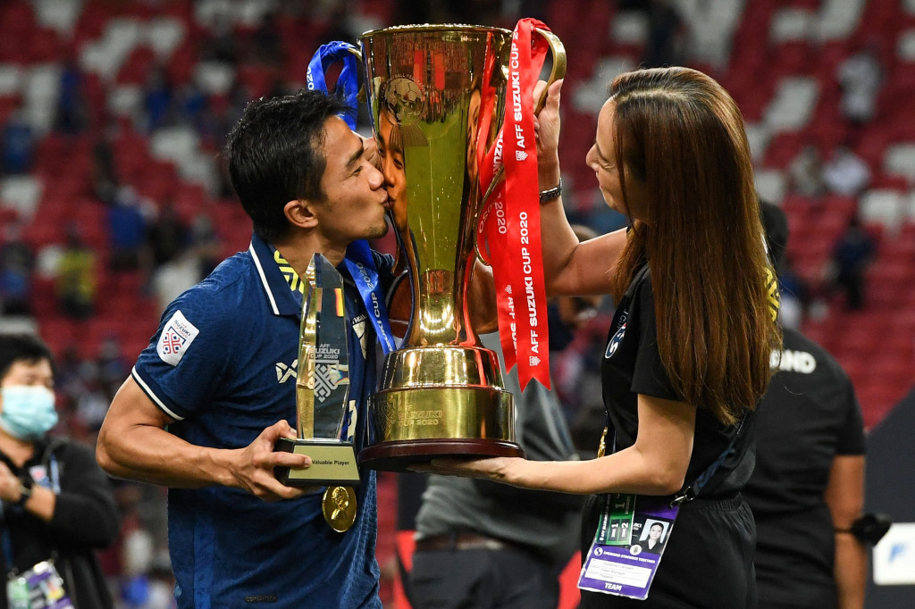 Chanathip Songkrasin dinobatkan sebagai MVP atau Pemain Terbaik Piala AFF 2021. 