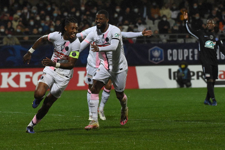 Kimpembe melakukan selebrasi usai membuka keunggulan untuk timnya.