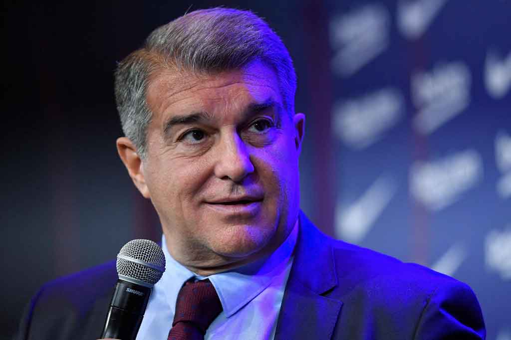 Presiden Barcelona Joan Laporta dinyatakan positif terpapar covid-19, kata klub Spanyol tersebut pada situs resmi mereka pada Rabu, 5 Januari 2022. Laporta masuk dalam daftar panjang orang yang terpapar covid-19 di Barca, dengan sebagian besar dari pemain tim utama.