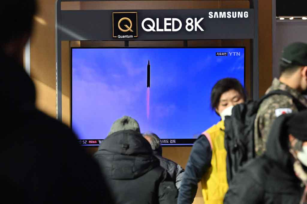 Peluncuran senjata pertama negara bersenjata nuklir itu pada 2022, mengikuti satu tahun uji coba senjata utama meskipun kesulitan ekonomi yang parah selama pandemi virus corona.