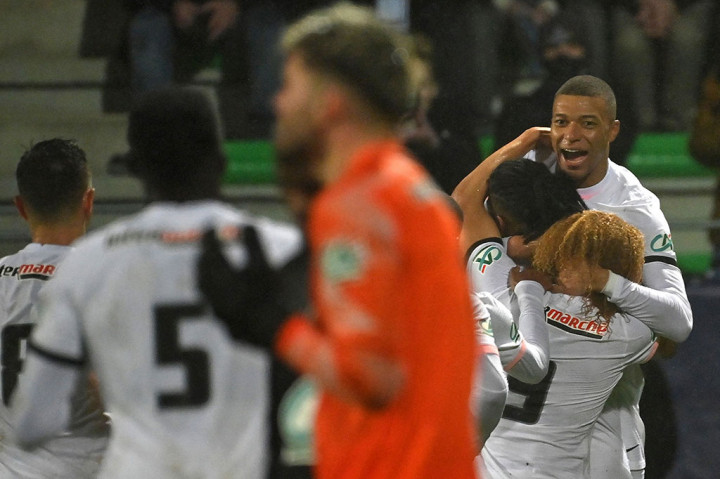 Kylian Mbappe mencetak hat-trick untuk membawa Paris Saint-Germain mengalahkan tim divisi empat Vannes 4-0 sekaligus melaju ke babak 16 besar Piala Prancis, Selasa, 4 Januari 2022 dini hari WIB.