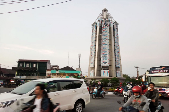 Plt Kepala Dinas Pekerjaan Umum dan Perumahan Rakyat (PUPR) Provinsi Banten Arlan Marzan menyatakan bahwa proses renovasi Tugu Pamulang kini telah mencapai 98 persen. Renovasi ditargetkan selesai pada Kamis, 6 Januari 2022. 