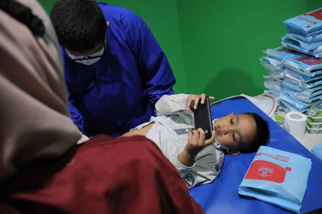 Dr Mahdian menyatakan bahwa alat Mahdian Klem sudah digunakan 4-5 tahun untuk sunat anak-anak. Alat ini juga menjadi kebanggaannya karena bisa membantu banyak anak yang disunat tidak merasakan sakit sekaligus alat ini juga bisa bersaing dengan produk luar negeri.