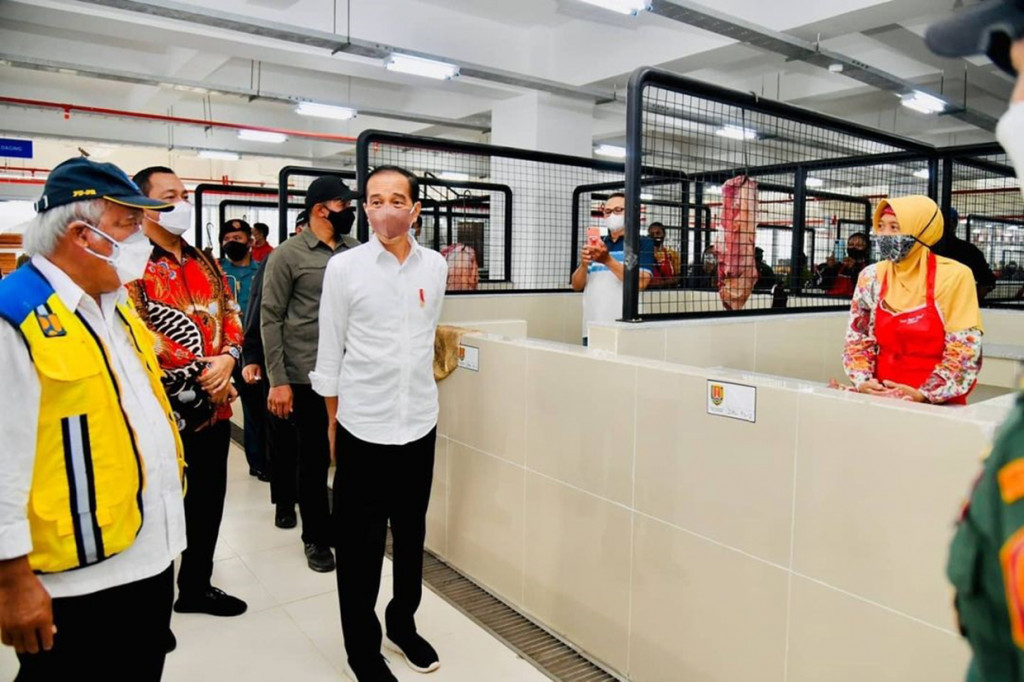 Pasar Johar yang diresmikan tersebut terdiri atas Pasar Johar Utara, Pasar Johar Tengah, Pasar Johar Selatan, dan Pasar Kanjengan.