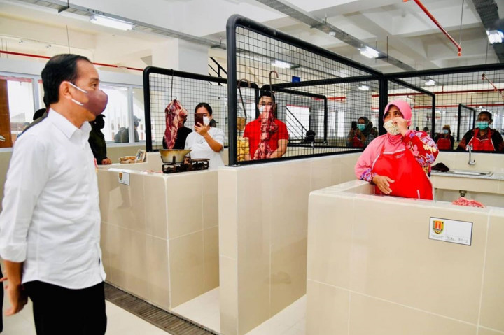 Jokowi juga ingin Pasar Johar yang telah bagus dan rapi tersebut akan terus menjadi pasar yang ramai dan mengembalikan kejayaan Pasar Johar masa lalu.