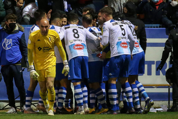 Alcoyano kemudian berhasil menyamakan skor pada menit ke-66 lewat aksi Dani Vega yang melewati tiga pemain Madrid sebelum menaklukkan kiper Madrid Andriy Lunin. Skor menjadi imbang 1-1.