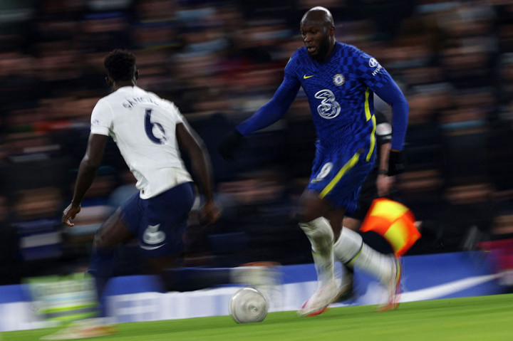 Pertandingan ini menandai kembalinya Romelu Lukaku ke daftar susunan pemain The Blues setelah ditepikan oleh Thomas Tuchel akhir pekan lalu karena komentar kurang elok soal kondisinya di klub sejak kembali dibeli dari Inter Milan musim panas lalu.