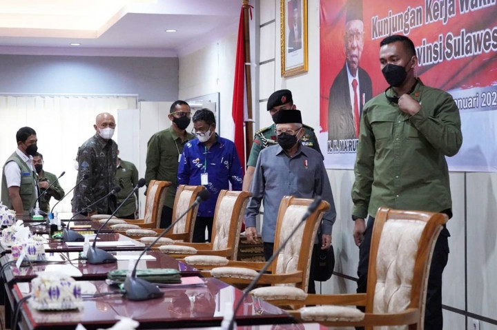 Ia disambut oleh Gubernur dan Anggota Forkopimda Provinsi Sulteng.