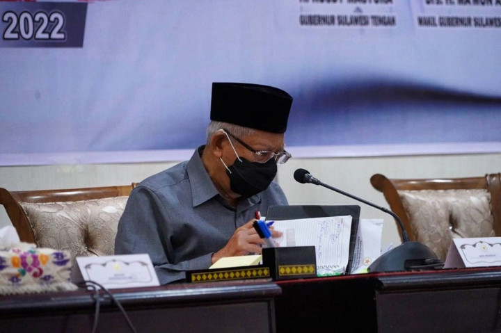 Kemudian langsung menuju Kantor Gubernur Sulteng untuk memimpin Rapat Penuntasan Pemulihan Pascabencana.