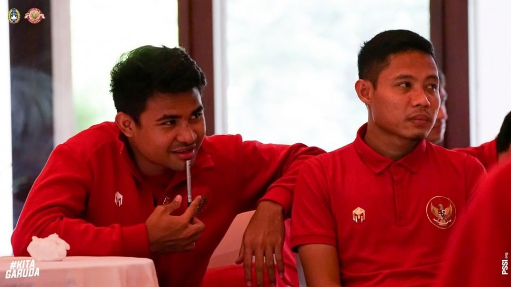 Timnas Indonesia sudah selesai melakukan karantina seusai berjuang pada gelaran Piala AFF Suzuki Cup 2020 di Singapura. Kini Evan Dimas dan kawan-kawan akan segera kembali ke klub masing-masing.