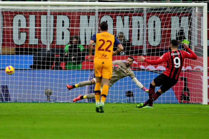 Tuan rumah memecah kebuntuan lewat eksekusi penalti Olivier Giroud pada menit ke-7. Hadiah penalti diberikan setelah Tammy Abraham handball di dalam kotak terlarang.