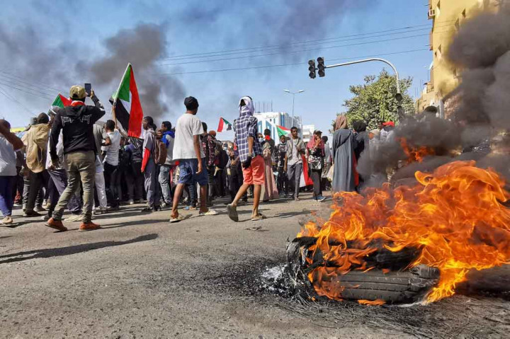 Militer telah membenarkan kudeta sebagai koreksi yang diperlukan untuk menstabilkan transisi. Militer mengatakan protes damai diizinkan dan mereka yang menimbulkan korban akan dimintai pertanggungjawaban.