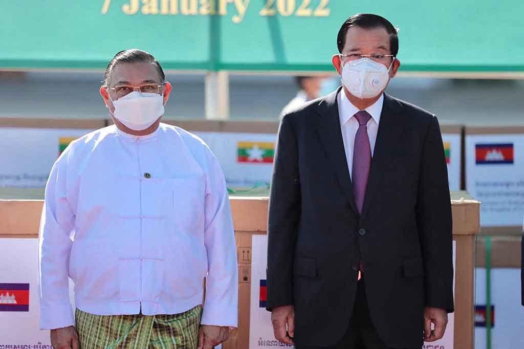 Dia mengatakan akan menggunakan pertemuannya dengan pemimpin militer Min Aung Hlaing untuk menekan 'lima poin konsensus' yang disepakati para pemimpin ASEAN tahun lalu sebagai sarana untuk meredakan krisis Myanmar.