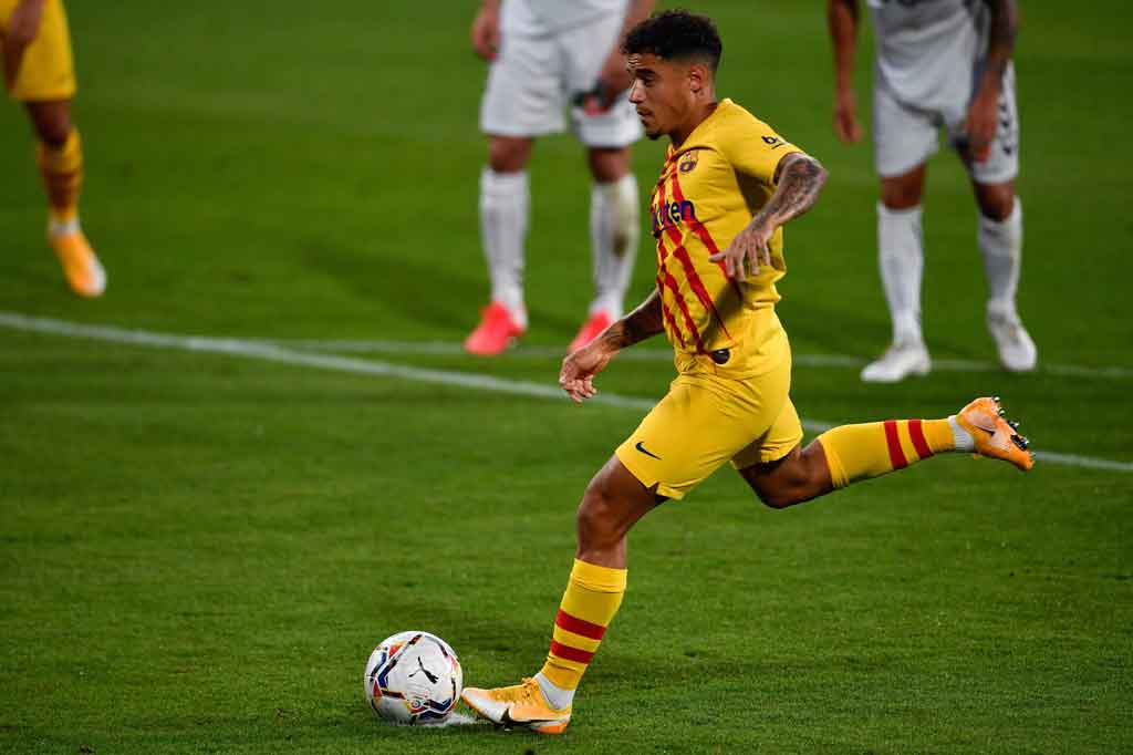 Gelandang serang tersebut akan bergabung dengan bos Villa Steven Gerrard, di mana dia bermain bersama di Liverpool.