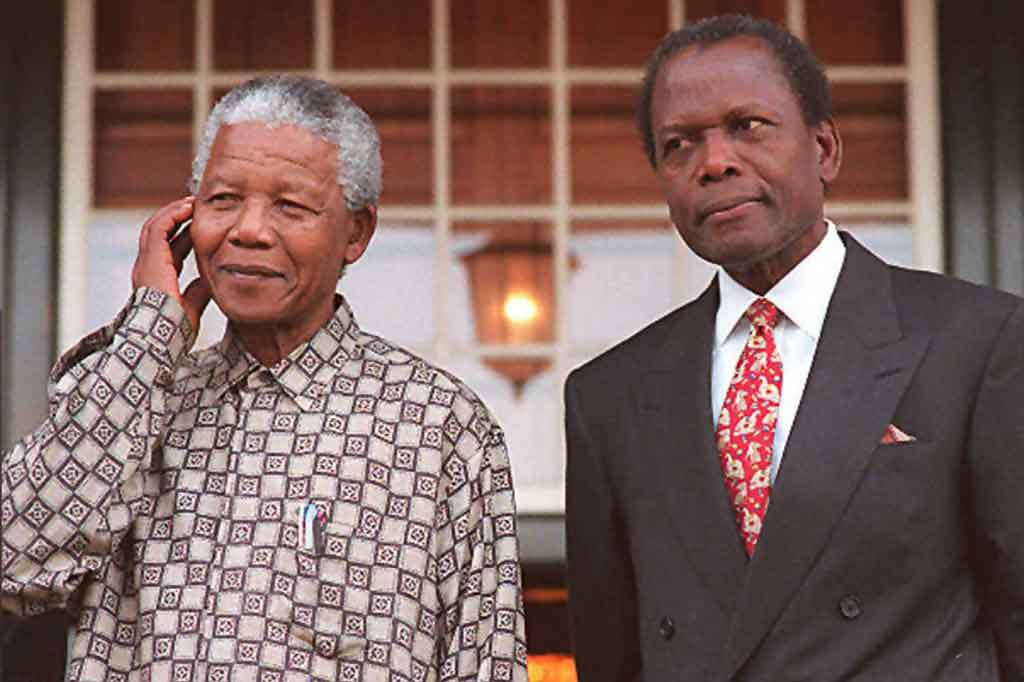 Poitier merupakan aktor kulit hitam pria pertama yang meraih nominasi Academy Award lewat film The Defiant Ones pada 1958. Dia baru meraih Oscar enam tahun kemudian lewat Lilies of the Field.