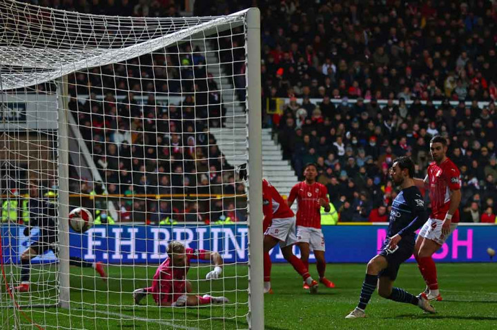 Silva yang ditempatkan di tengah trisula serangan City akhirnya membuktikan ketajamannya dengan menjebol gawang tuan rumah pada menit ke-14 lewat sontekan sederhana menyambut umpan tarik Cole Palmer.