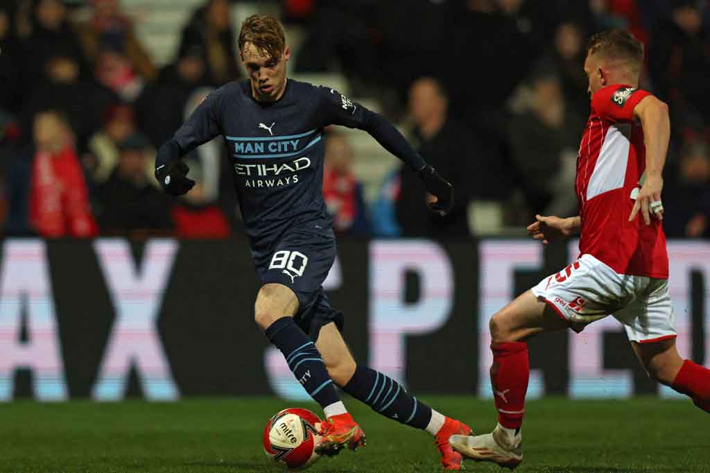 Namun, empat menit kemudian talenta muda Cole Palmer menggenapi kemenangan City jadi 4-1 setelah menyambar bola muntah tembakan Silva.