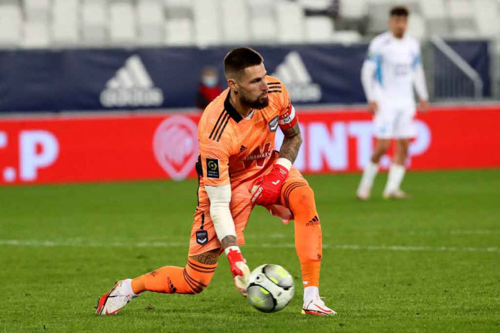 Di awal babak kedua Costil melakukan penyelamatan apik atas peluang-peluang Caleta-Car dan Matteo Guendouzi. Costil juga mementahkan peluang Under untuk mencetak gol keduanya pada menit ke-62.