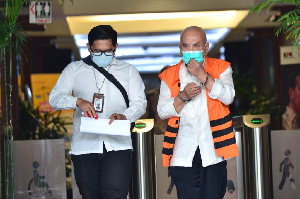 Komisi Pemberantasan Korupsi (KPK) memperpanjang masa penahanan mantan Wali Kota Banjar Herman Sutrisno terkait proyek pekerjaan infrastruktur pada Dinas Pekerjaan Umum, Penataan Ruang, Perumahan dan Kawasan Permukiman Kota Banjar tahun 2008-2013.