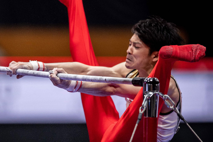 Uchimura memenangi setiap gelar dunia dan Olimpiade all-around dari 2009 hingga 2016. Dia menjadi orang pertama dalam 44 tahun yang menduduki puncak podium all-around individu di Olimpiade berturut-turut dengan final yang mendebarkan di Olimpiade Rio 2016.