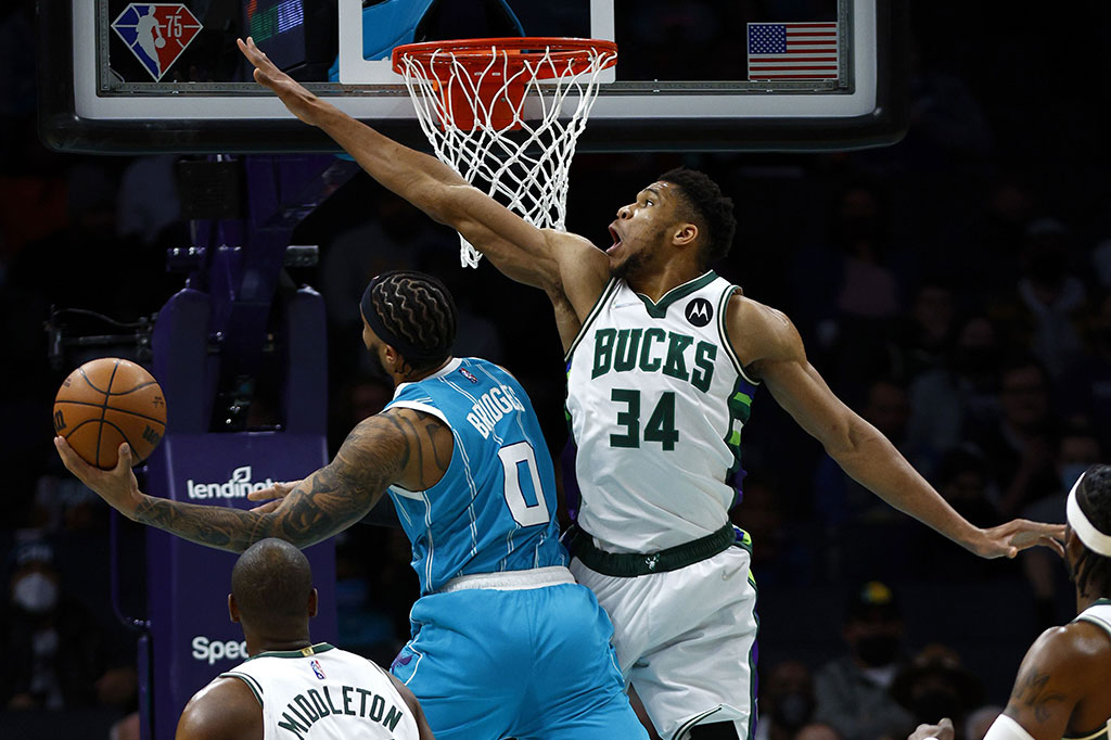 Terry Rozier menghasilkan 27 poin, Miles Bridges finis dengan 17 poin dan 11 rebound dan Gordon Hayward menghimpun 14 poin saat Hornets menang kendati hanya menghasilkan 13-dari-44 tembakan dari area tiga poin.