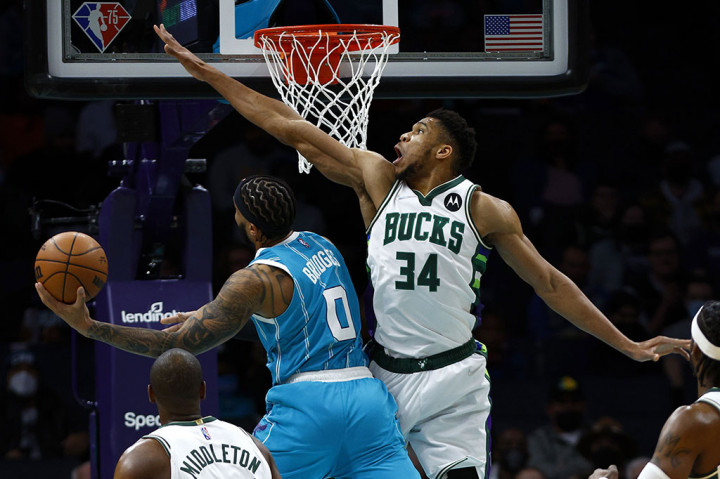 Terry Rozier menghasilkan 27 poin, Miles Bridges finis dengan 17 poin dan 11 rebound dan Gordon Hayward menghimpun 14 poin saat Hornets menang kendati hanya menghasilkan 13-dari-44 tembakan dari area tiga poin.