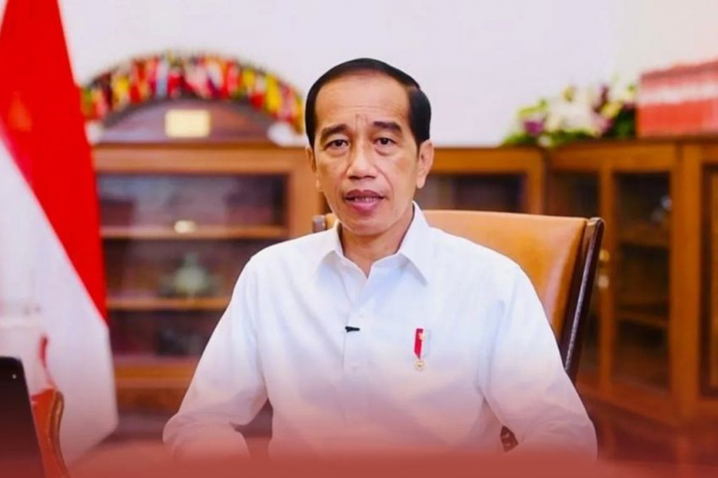 Jokowi menuturkan, proses vaksinasi booster dimulai pada 12 Januari 2022 atau Rabu besok. Adapun prioritas sasaran vaksinasi booster ini adalah lansia dan kelompok rentan.