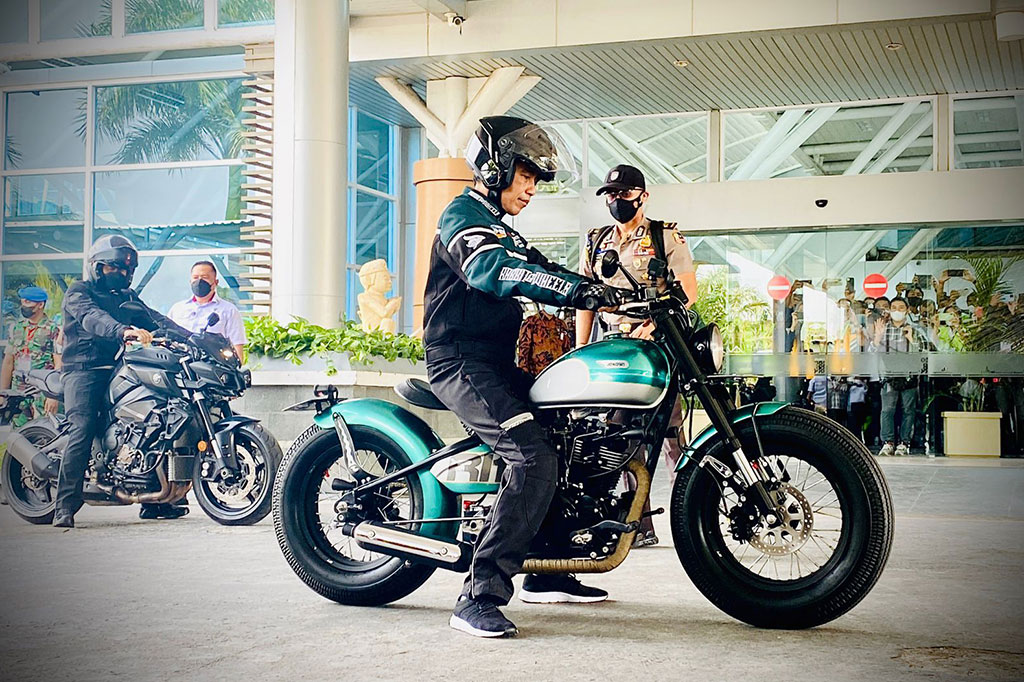 Rombongan Presiden dijadwalkan berhenti di beberapa lokasi untuk mengecek sarana dan prasarana pendukung penyelenggaraan MotoGP seperti fasilitas sirkuit, jalan, dan penginapan.