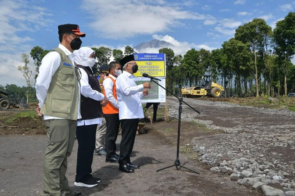 Wapres juga meminta masyarakat yang tinggal di wilayah rawan bencana untuk direlokasi ke daerah lebih aman. Apabila kondisi tidak memungkinkan terjadinya relokasi, maka Wapres meminta Pemprov dan Badan Penanggulangan Bencana Daerah (BPBD) gencar menyosialisasikan mitigasi.