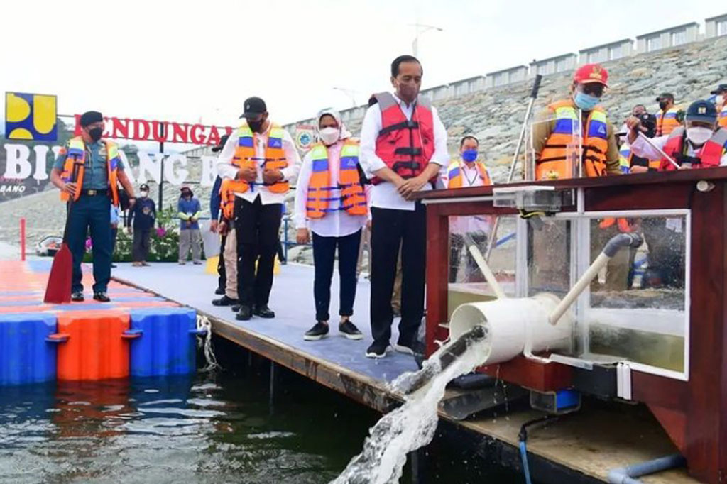 Berdasarkan keterangan di situs resmi Kementerian PUPR, Bendungan Bintang Bano telah dibangun dalam dua tahap, di mana tahap I dilaksanakan pada 2015-2019 dengan anggaran Rp996,7 miliar dan tahap II pada 2020-2021.