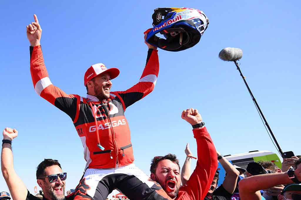 Quintanilla asal Chile memenangi etape terpendek dengan special stage sejauh 164 km dari Bisha ke Jeddah itu di saat Sunderland kehilangan waktu tiga menit 25 detik untuk finis di posisi sembilan.  