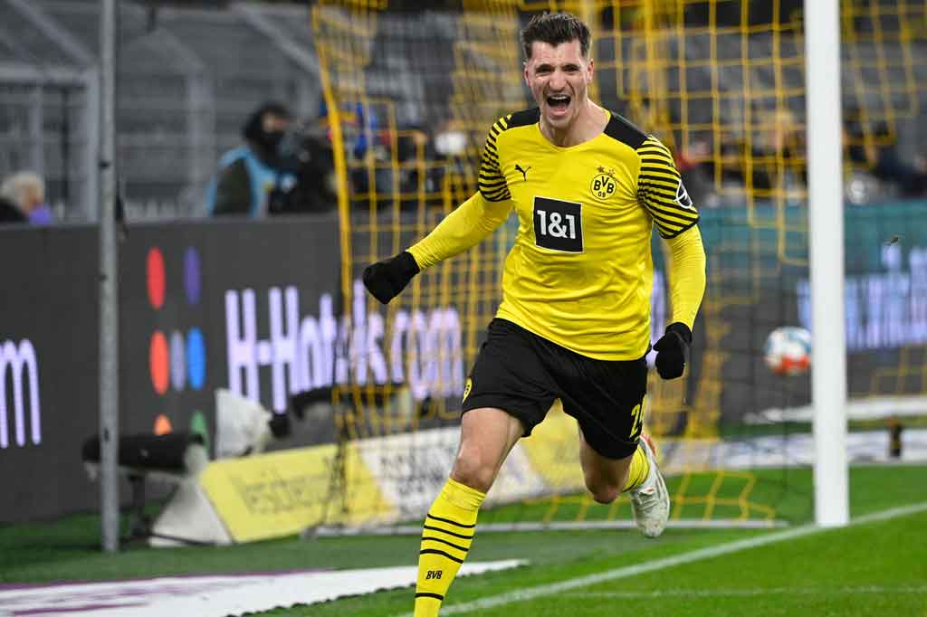 Meunier kembali mencatatkan namanya di papan skor pada menit ke-29 juga lewat sundulan, lagi-lagi setelah memanfaatkan tendangan sudut Brandt.