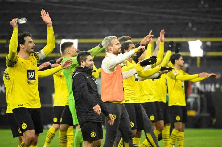 Dengan hasil tersebut Dortmund mengemas 40 poin dari 19 laga, hanya tertinggal tiga poin dari pemuncak klasemen Bayern Muenchen. Sementara Freiburg tertahan di urutan empat dengan 30 poin.