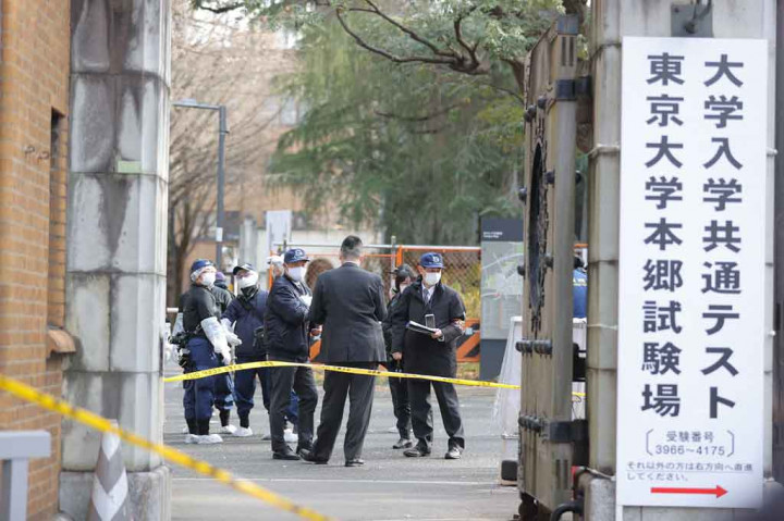 Sejumlah siswa SMA terluka akibat ditikam saat mengikuti ujian seleksi masuk perguruan tinggi di Tokyo pada Sabtu, 15 Januari 2022.
