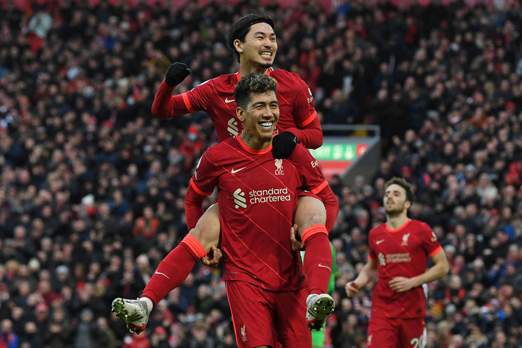 Liverpool menyalip Chelsea pada posisi kedua klasemen Liga Inggris usai membantai Brentford 3-0 dalam laga pekan ke-22 di Anfield, Minggu, 16 Januari 2022, malam WIB.