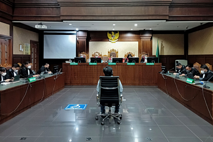 Majelis Hakim menjatuhkan vonis nihil kepada Heru Hidayat karena sudah mendapatkan hukuman maksimal dalam kasus sebelumnya. 