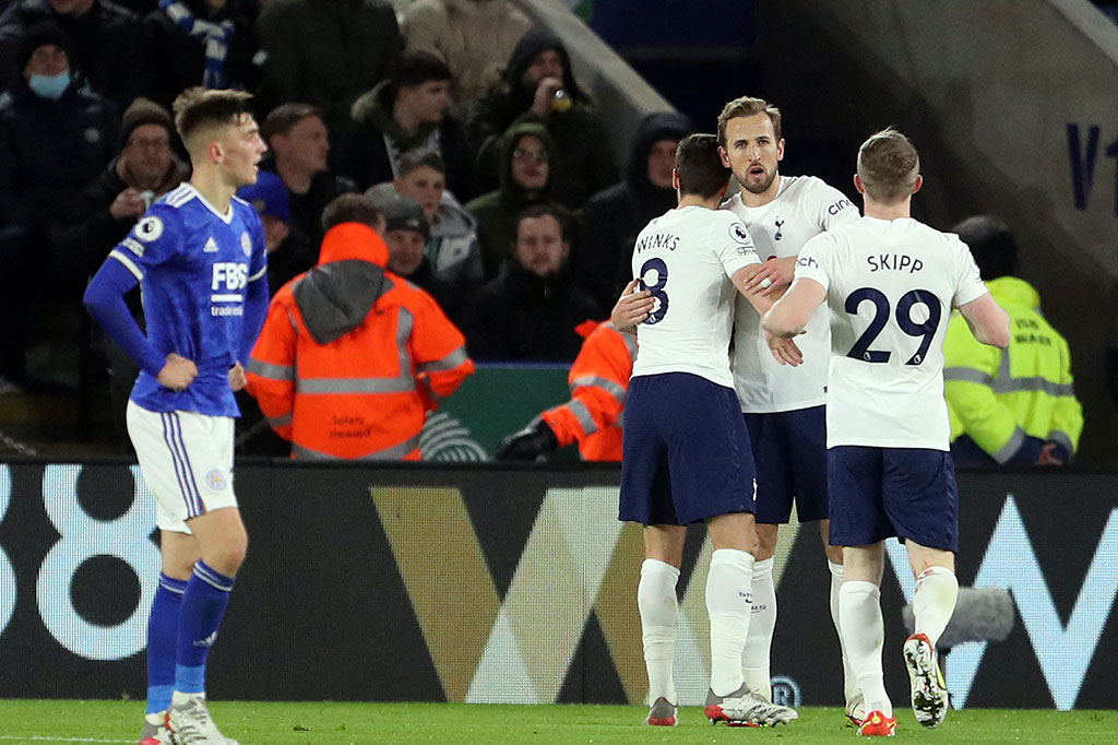 Harry Kane membuat Spurs menyamakan kedudukan menjadi 1-1 pada menit ke-38.