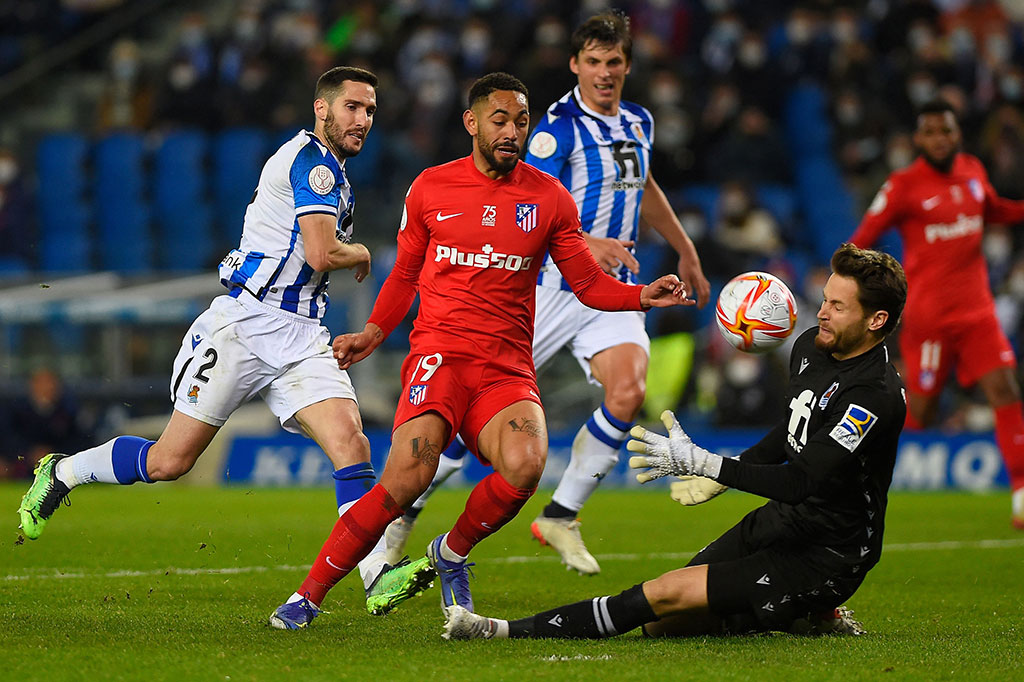 Atletico mengubah pola permain, dan perlahan-lahan bisa membongkar pertahanan Sociedad dengan memasukkan Matheus Cunha, Luis Suarez, dan Thomas Lemar.