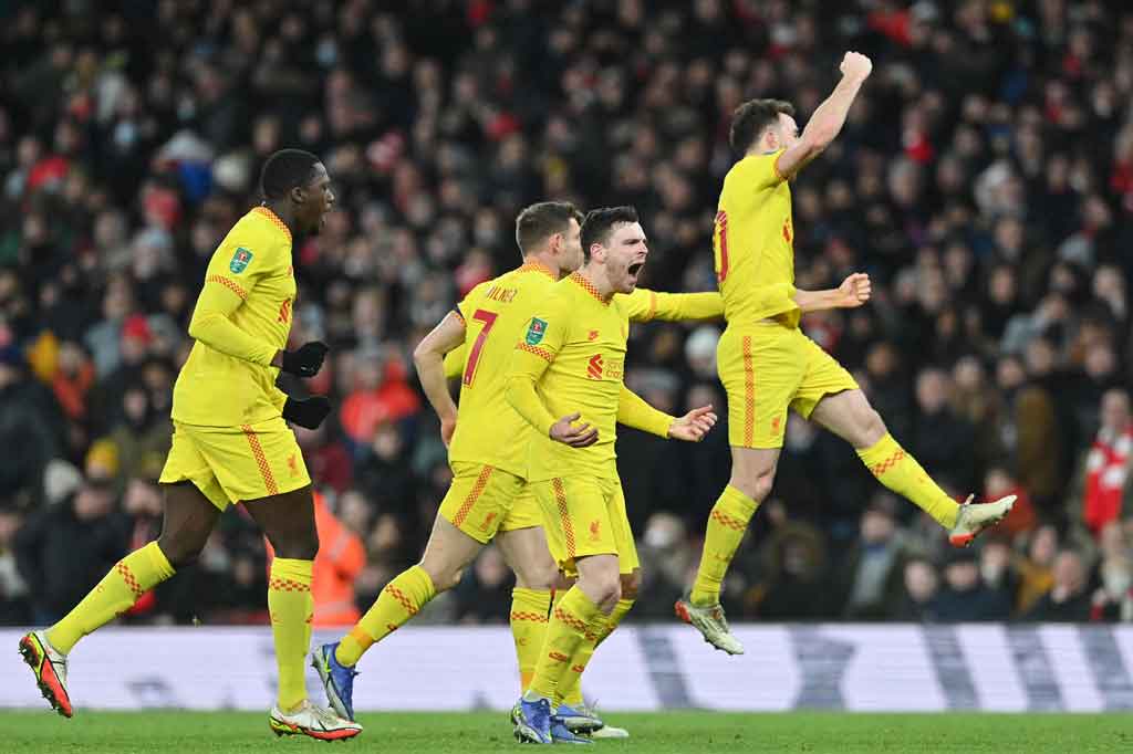 Liverpool kemudian membuka keunggulan pada menit ke-18 lewat sepakan Diogo Jota menyelesaikan umpan Trent Alexander-Arnold yang mengecoh kiper Aaron Ramsdale. Keunggulan 1-0 untuk tim tamu bertahan hingga turun minum.