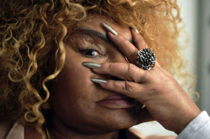 Penyanyi Samba Elza Soares, sering disebut sebagai Tina Turner Brasil, meninggal dunia di Rio de Janeiro pada hari Kamis, 20 Januari 2022 waktu setempat. Soares meninggal di usia 91 tahun.