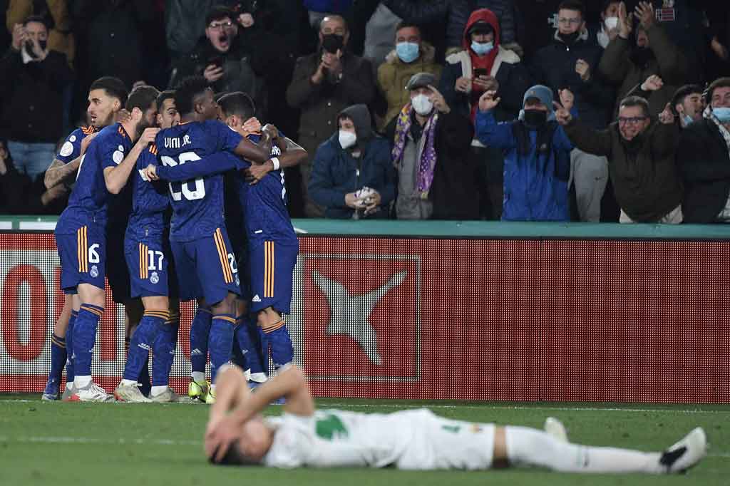 Enam menit kemudian Madrid sukses membalikkan keadaan lewat Eden Hazard usai menerima umpan silang akurat kiriman David Alaba. Unggul 2-1, Madrid melangkah ke babak perempat final. 