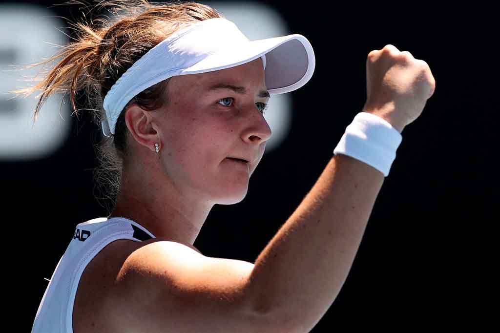 Ekspektasinya tinggi menjelang Grand Slam pembuka tahun ini, tetapi berada dalam masalah besar saat tertinggal 2-6, 1-3 dari pemenang Roland Garros 2017. Namun dia kemudian bangkit untuk merebut pertandingan di Rod Laver Arena dengan skor 2-6, 6-4, 6-4.