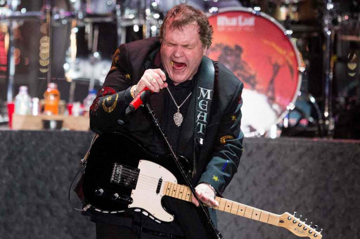 Penyanyi kelahiran Texas itu terlihat menonjol di akhir 1970-an dengan jangkauan vokalnya yang tinggi dan produksi panggung yang mewah. Album Bat out of Hell 1977 miliknya, yang dilaporkan terjual sekitar 43 juta kopi, adalah salah satu penjualan tertinggi yang pernah ada.