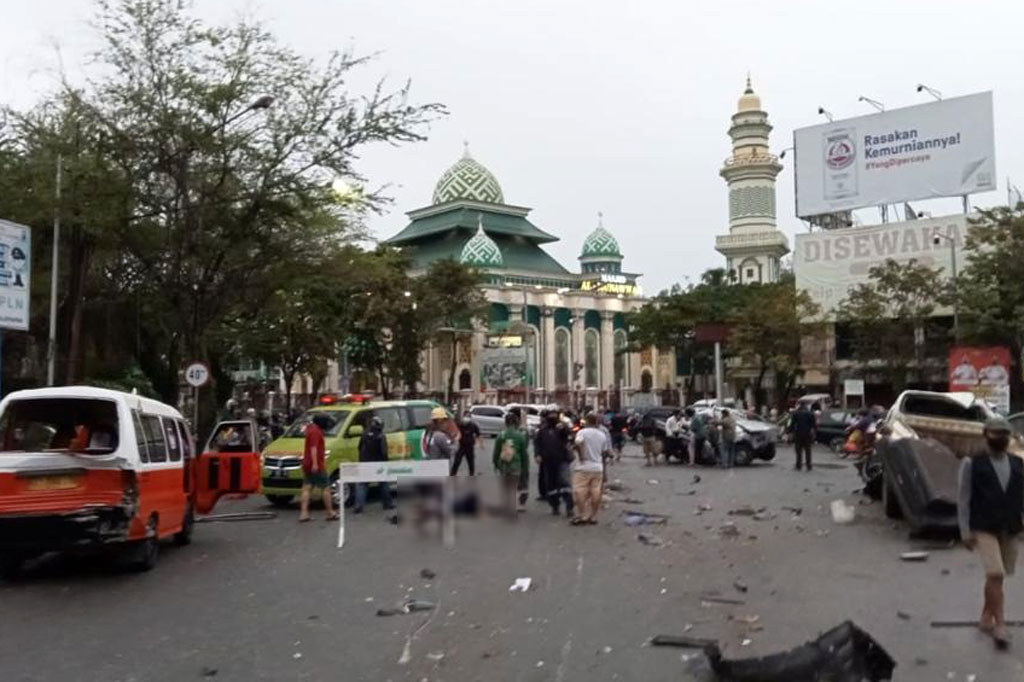 Kecelakaan maut terjadi di turunan simpang traffic light Muara Rapak, Balikpapan Utara, Kota Balikpapan, Kalimantan Timur (Kaltim), Jumat, 21 Januari 2022 sekitar pukul 06.30 Wita. Sedikitnya lima orang meninggal dunia dan empat lainnya luka-luka akibat peristiwa tersebut.