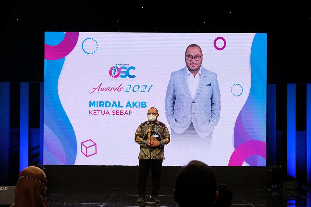 Ketua SEBAF dan CEO Media Group M. Mirdal Akib memberikan sambutan dalam acara OSC Awards 2021, Sabtu, 22 Januari 2022.
