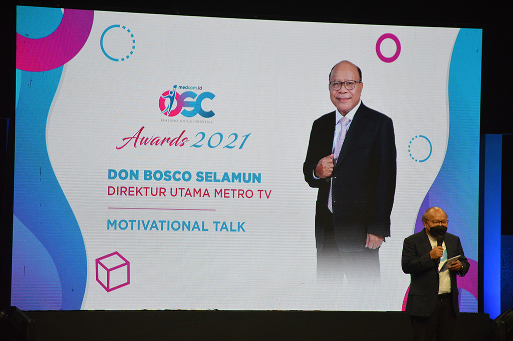 President Director Metro TV Don Bosco Selamun memberikan motivasi kepada finalis OSC 2021, Sabtu, 22 Januari 2022.