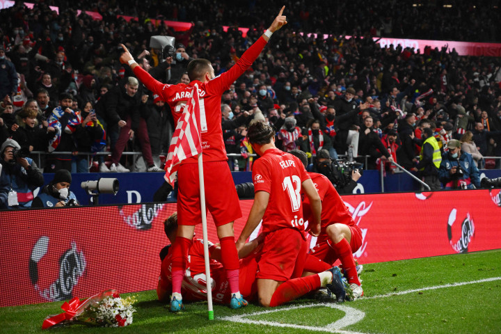 Atletico Madrid berhasil menang atas Valencia lewat skor tipis 3-2 dalam lanjutan pekan ke-22 LaLiga, kasta tertinggi Liga Spanyol 2021-2022.