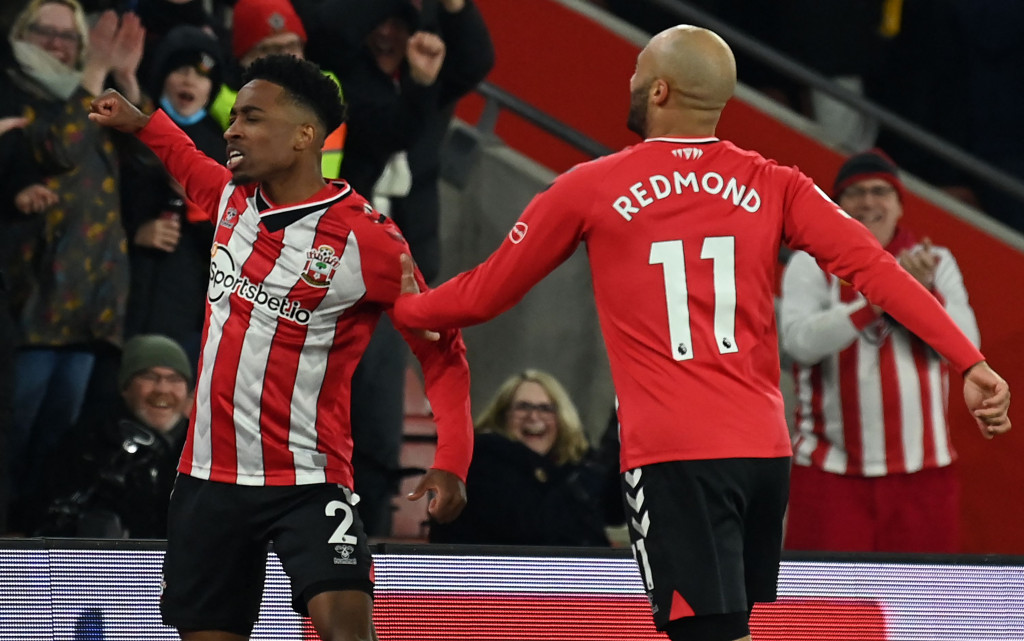 Southampton mampu membuka keunggulan lebih dahulu melalui gol cepat Kyle Walker-Peters pada menit ketujuh.